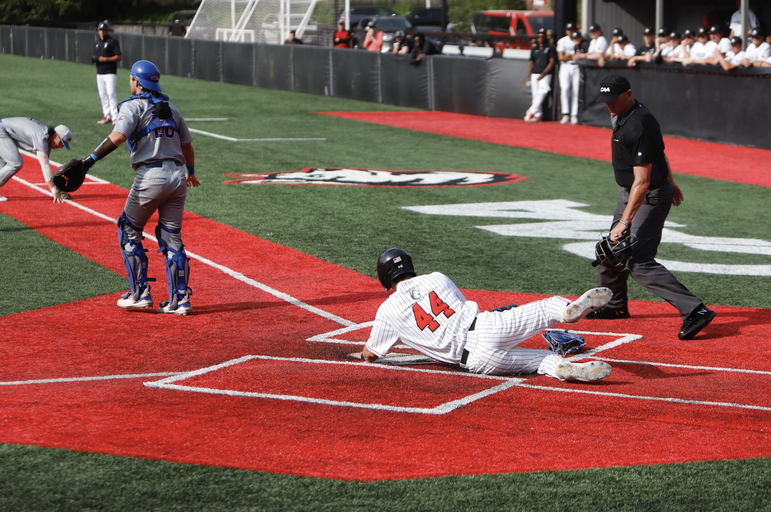 Baseball Splits Saturday Doubleheader Against UMass-Lowell - North