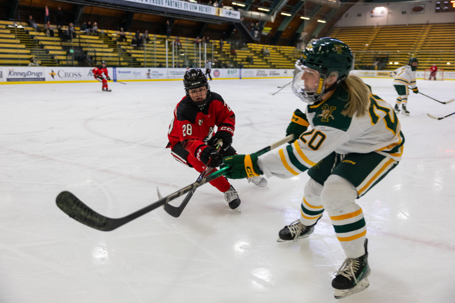 Wrbb PHOTO GALLERY: Huskies split weekend series, get Robitzer first career ...
